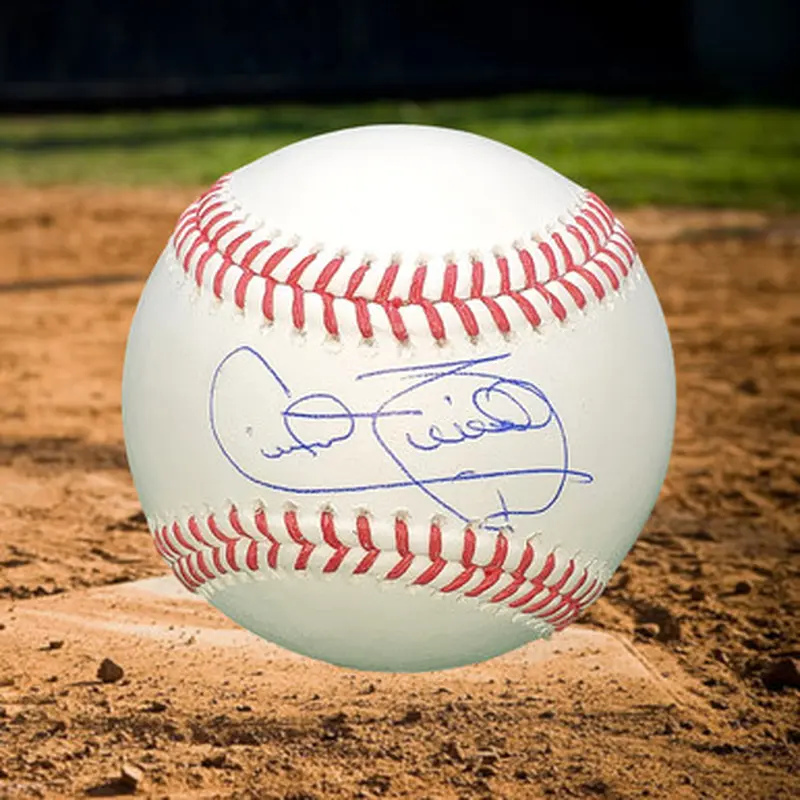 Cecil Fielder Autographed Rawlings OML Baseball (Beckett) 