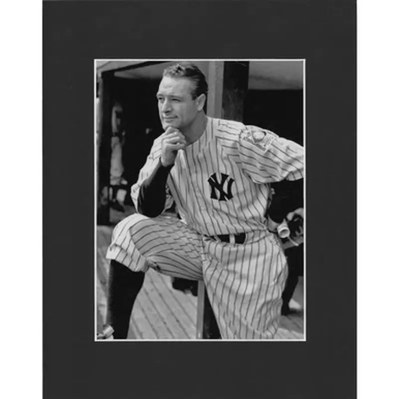 Matted 8x10 Photo- Lou Gehrig Kneeling 