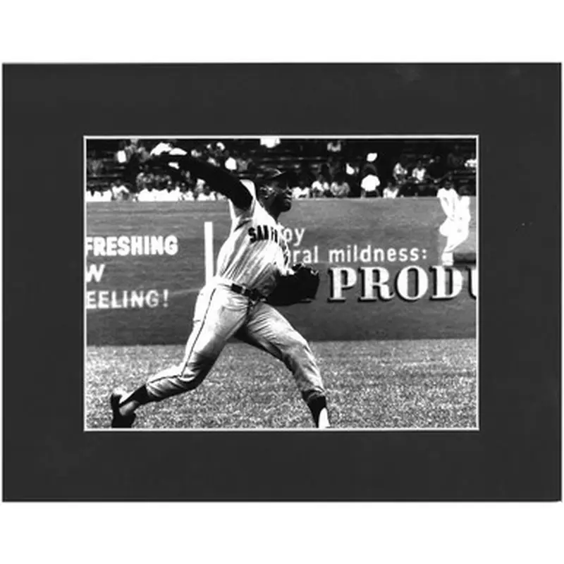 Matted 8x10 Photo- Willie Mays Throwing 