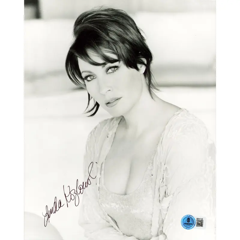 Linda Kozlowski Crocodile Dundee Authentic Signed 8x10 Photo BAS #BR41128