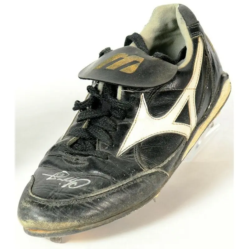 Chipper Jones Game Used Signed Autographed Cleat PSA/DNA COA Atlanta Braves