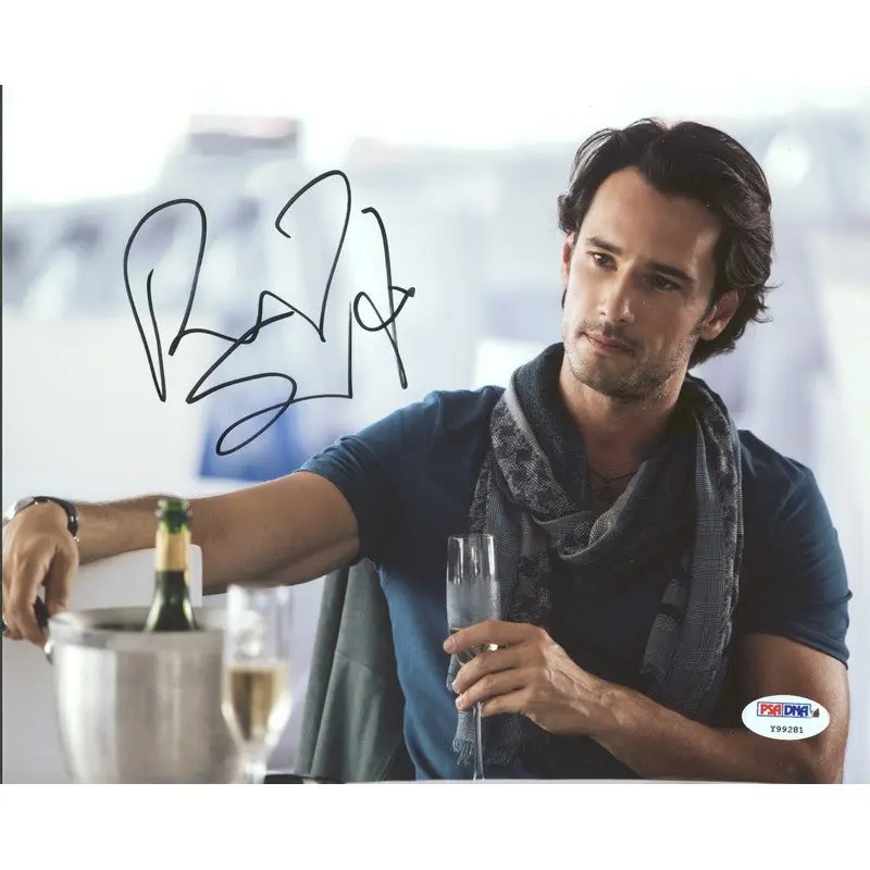 Rodrigo Santoro Focus Signed Authentic 8X10 Photo Autographed PSA/DNA #Y99281