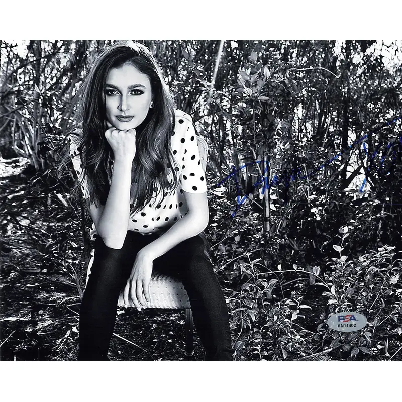 Daya signed 8x10 photo PSA/DNA Autographed Singer
