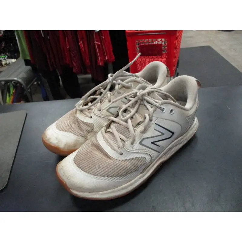 Used New Balance Turf Shoes Size 7