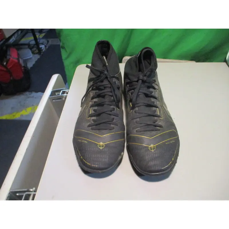 Used Nike Mercurial Superfly 8 Academy Size 7 Indoor Soccer Cleats