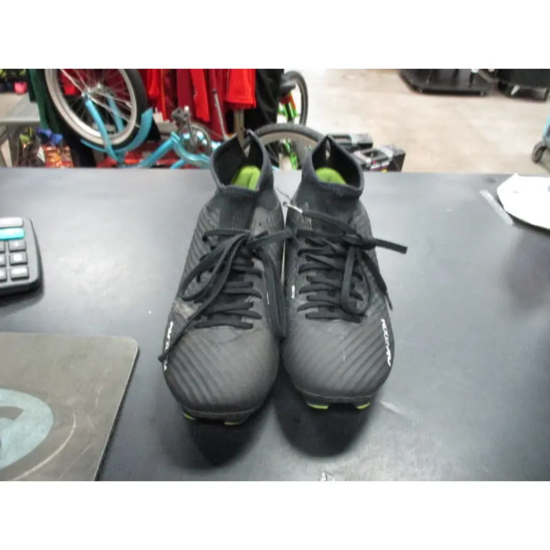 Used Nike Mercurial Superfly 9 Club Air Zoom Size 4.5 Cleats (Back Ripped)