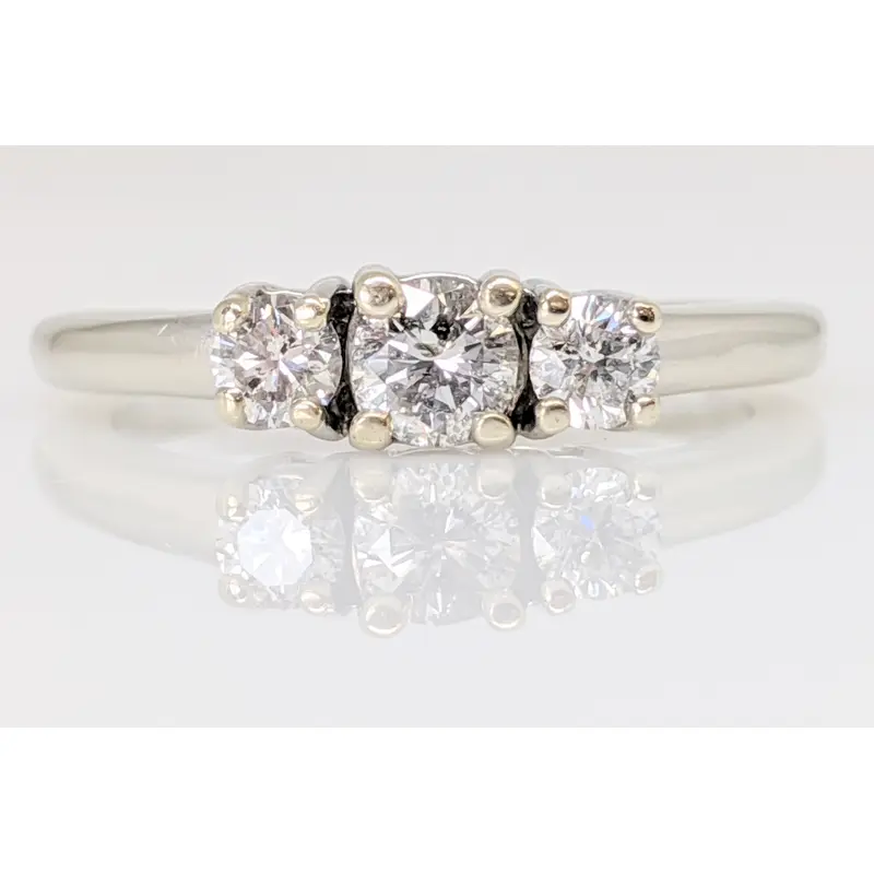 14K WHITE .47 CARAT TOTAL WEIGHT I1 I DIAMOND ROUND (3) TRINITY ESTATE RING 3.3 GRAMS