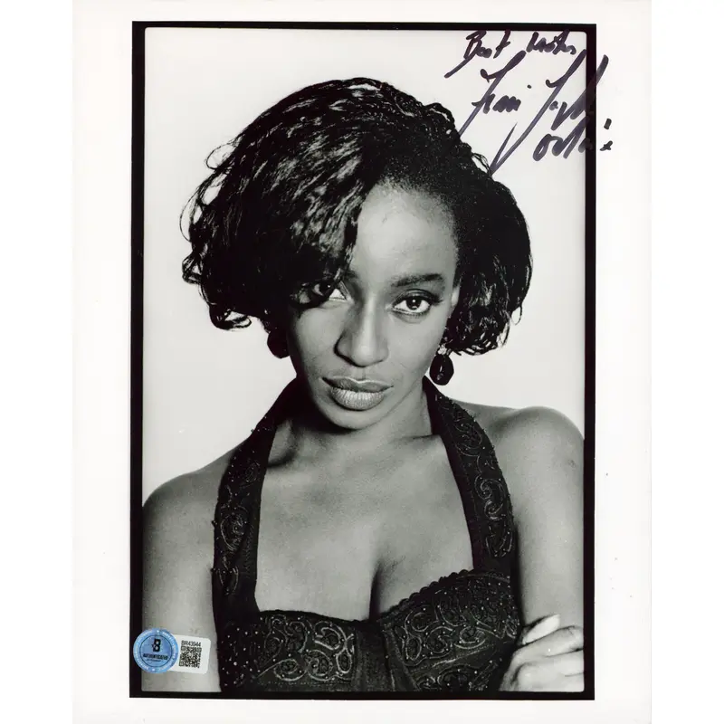 Femi Taylor Star Wars "Best Wishes Oola" Authentic Signed 8x10 Photo BAS#BR43944