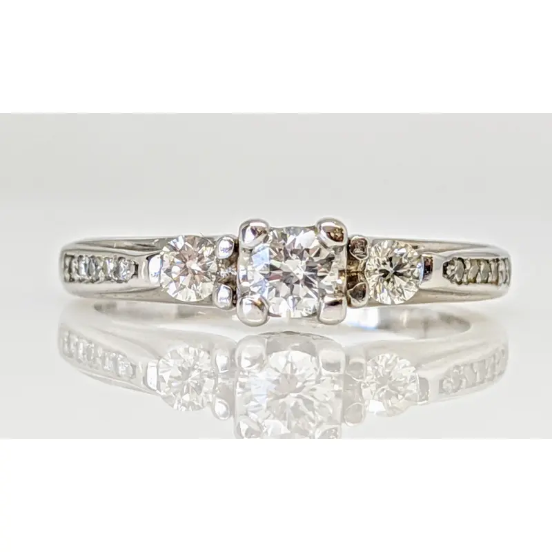 14K WHITE .46 CARAT TOTAL WEIGHT SI2 H DIAMOND ROUND (13) TRINITY ESTATE RING 3.2G