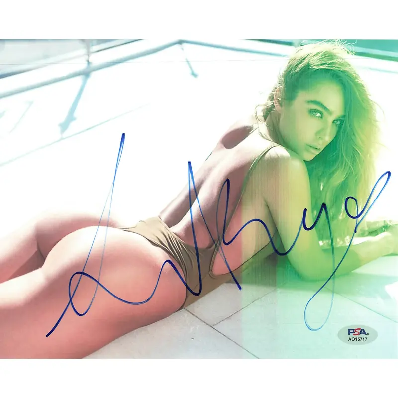 Sommer Ray Signed 8x10 photo PSA/DNA Influencer/Model