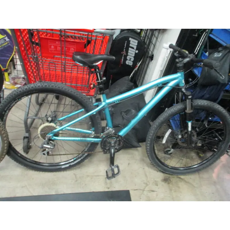 Used Diamondback LUX ST 27.5" 24 Speed Mountain Bike