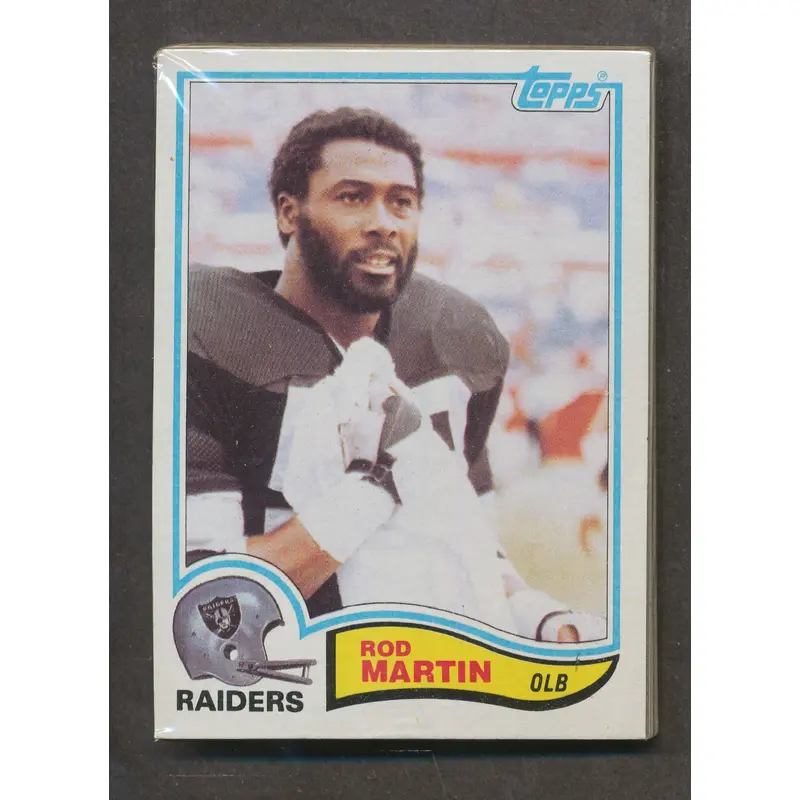 1982 Topps Football Unopened Grocery Cello Pack