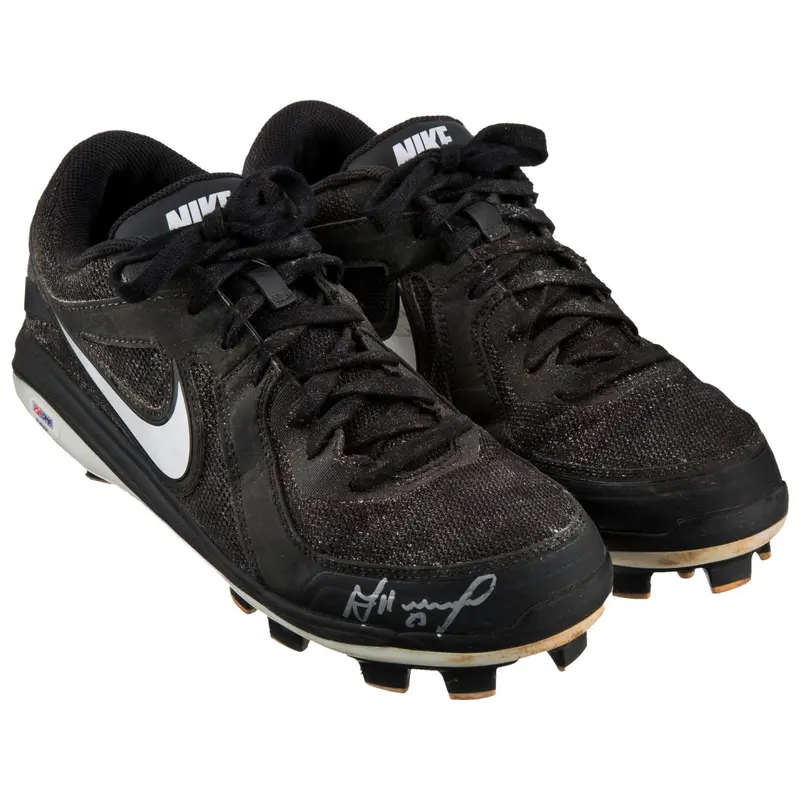 2013 Jose Altuve Signed Game Worn Cleats (2) PSA DNA COA Houston Astros