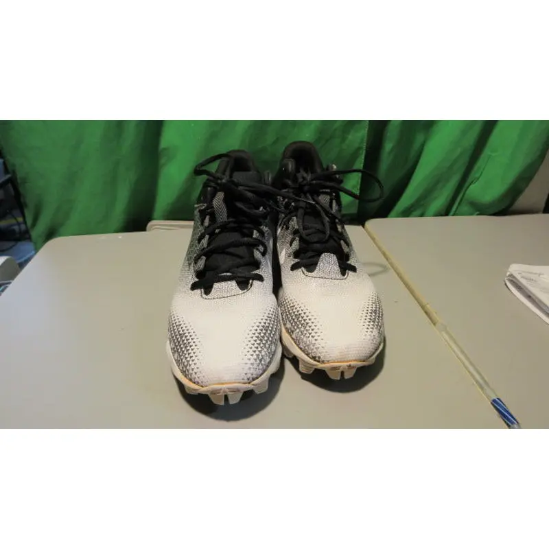 Used Under Armour UA Spotlight Size 8.5 Cleats