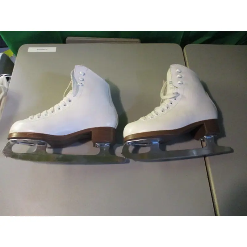 Used Jackson Glacier 520 Size 1 Figure Skates