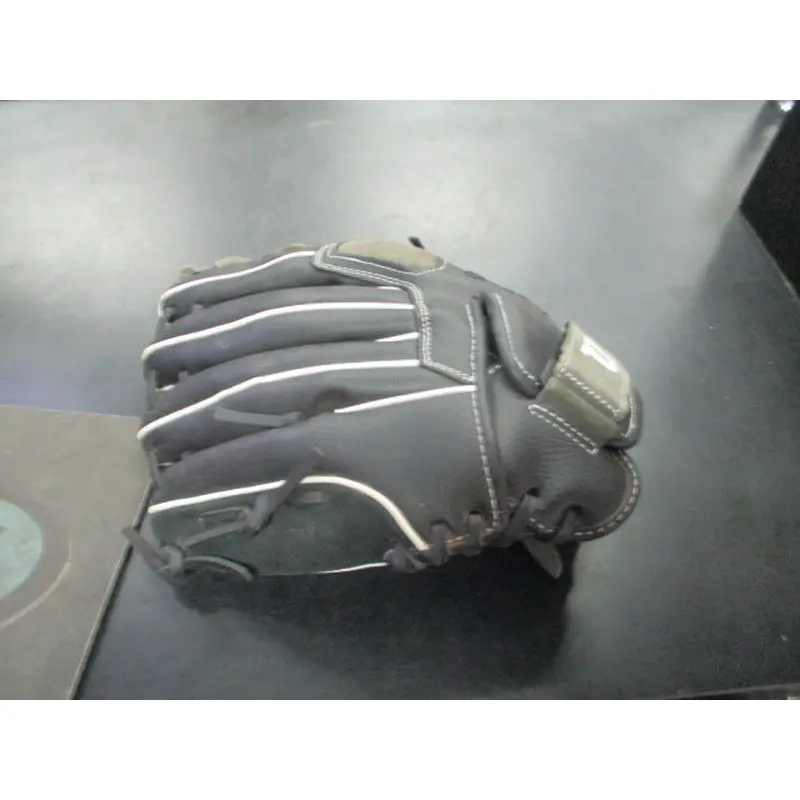 Used Wilson A350 11" Glove - RHT