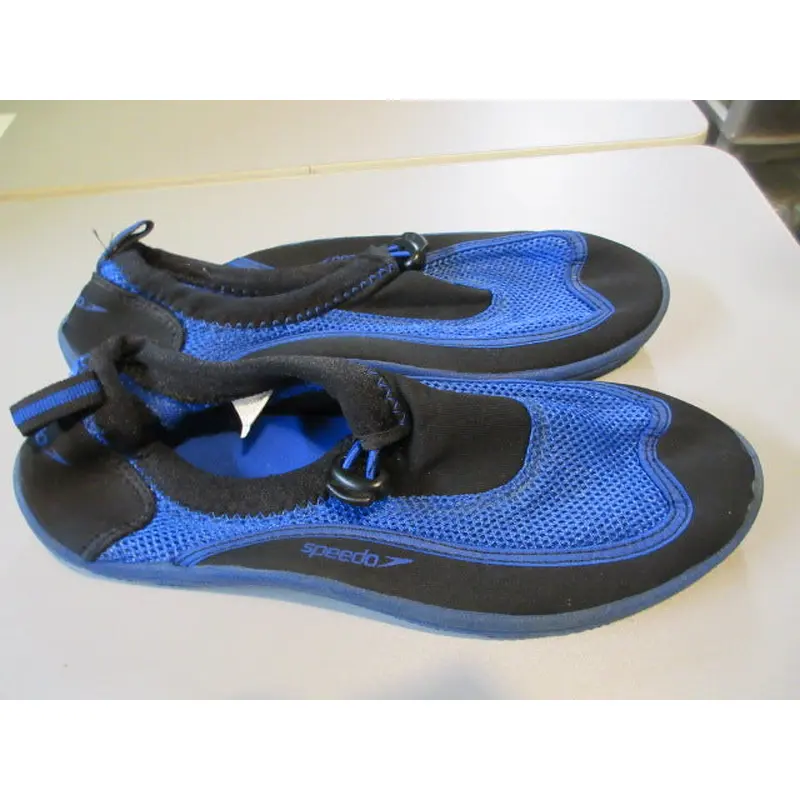 Used Speedo Water Shoes Size 4-5 Large
