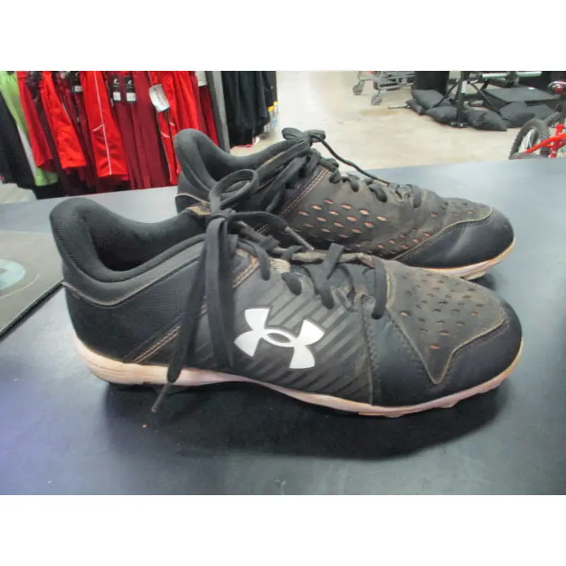 Used Under Armour Leadoff Baseball Cleats Size 5.5