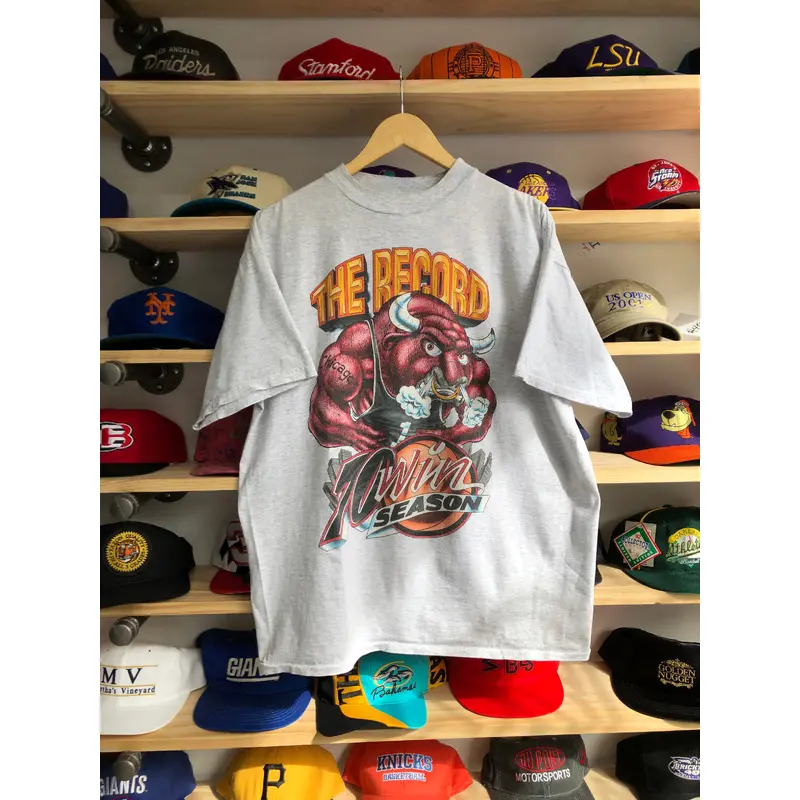 Vintage Chicago Bulls 70 Win Season Benny The Bull Tee Size L/XL