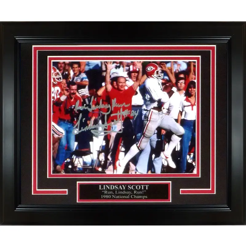 Lindsay Scott Autographed Georgia Bulldogs Deluxe Framed 8x10 Photo -"Run Lindsay Run"