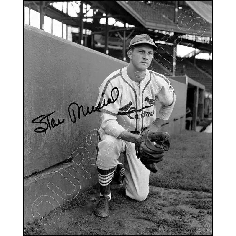 Stan Musial 8X10 Photo - Autographed St. Louis Cardinals - 1373
