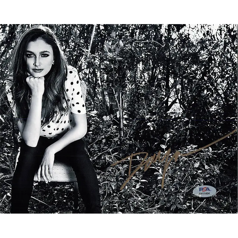 Daya signed 8x10 photo PSA/DNA Autographed Singer