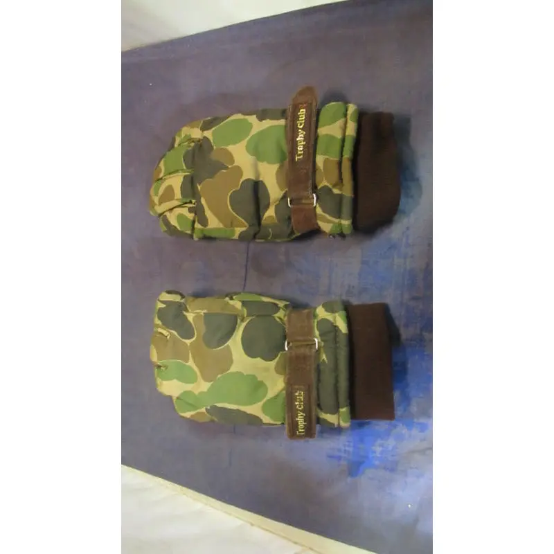 Used Trophy Club Camo Gloves Adult Size Small - small hole