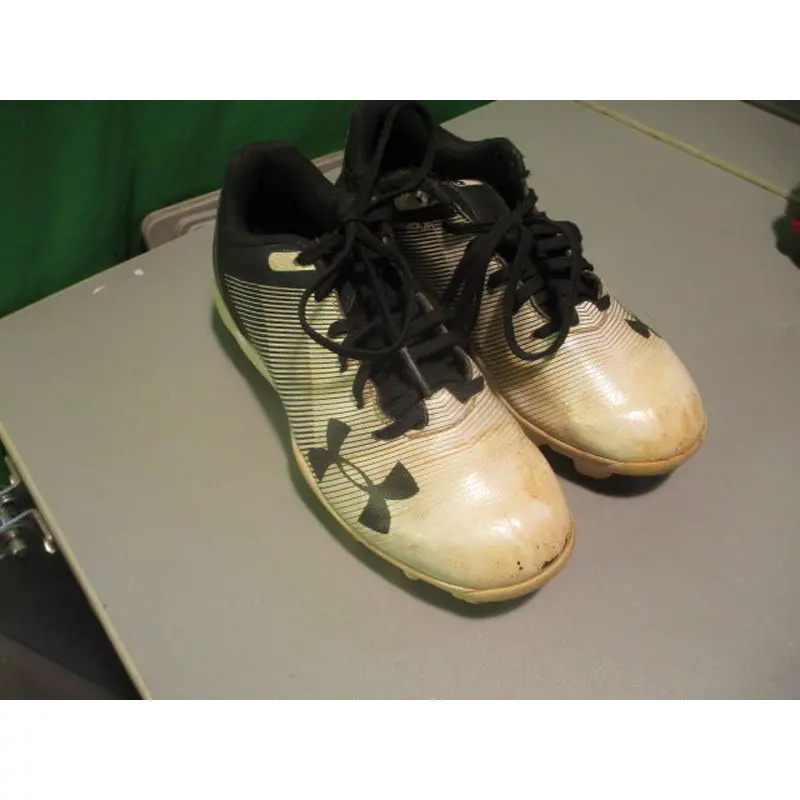 Used Under Armour Size 2y Cleats