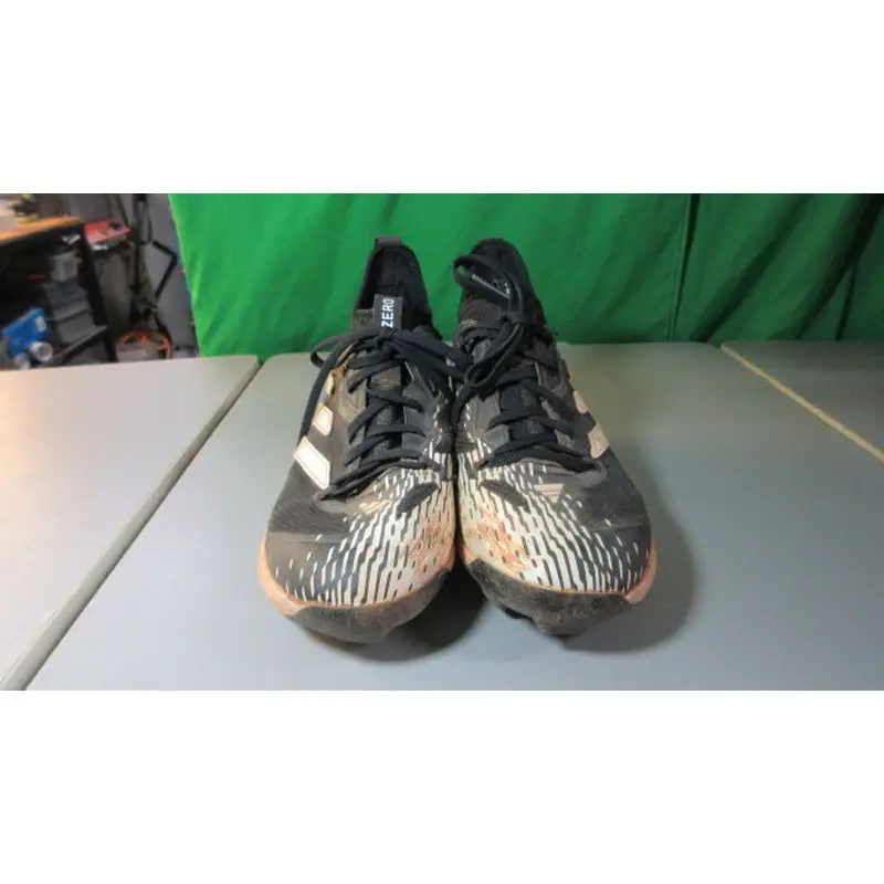 Used ADIDAS Shoe Size YOUTH 4 Black/White Shoes/Cleats