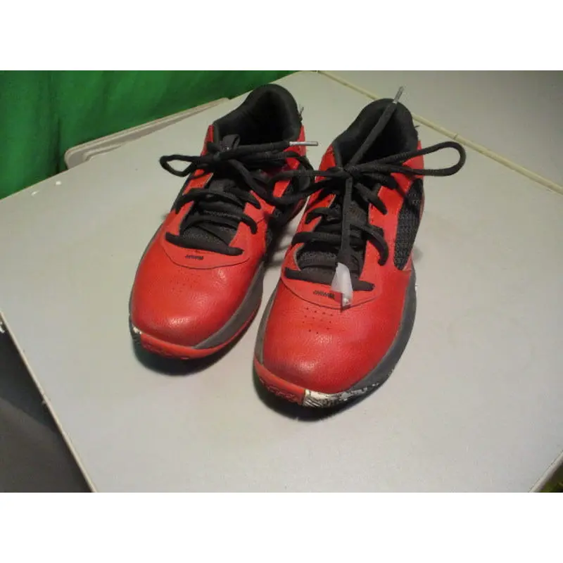 Used Under Armour Size 3Y Basketball Shoes