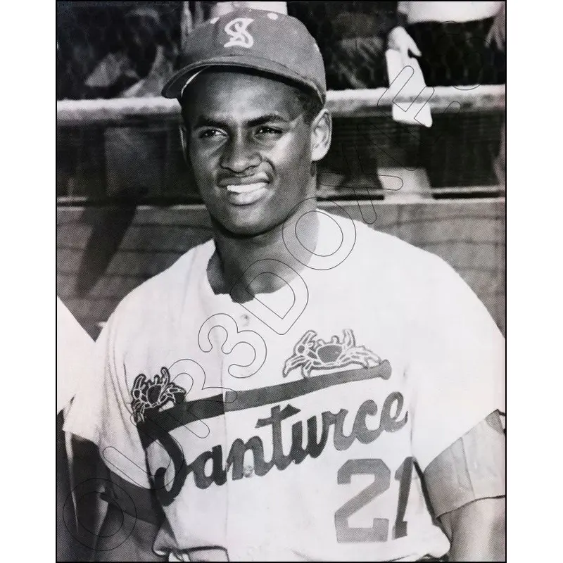 Roberto Clemente 8X10 Photo - 1953 Santurce Crabbers Pirates - 942