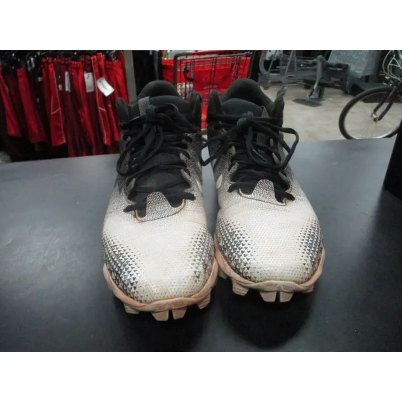 Used Under Armour Spot Light Size 9.5 Cleats