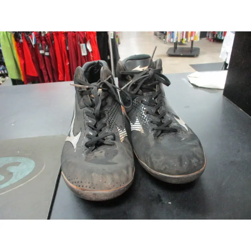 Used Mizunio Wave Lightrevo Size 8 Cleats